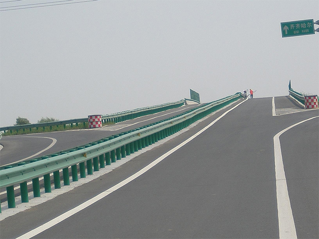锦州高速公路护栏的材质与规格
