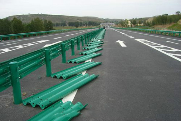 锦州波形护栏的维护与管理确保道路安全的关键步骤
